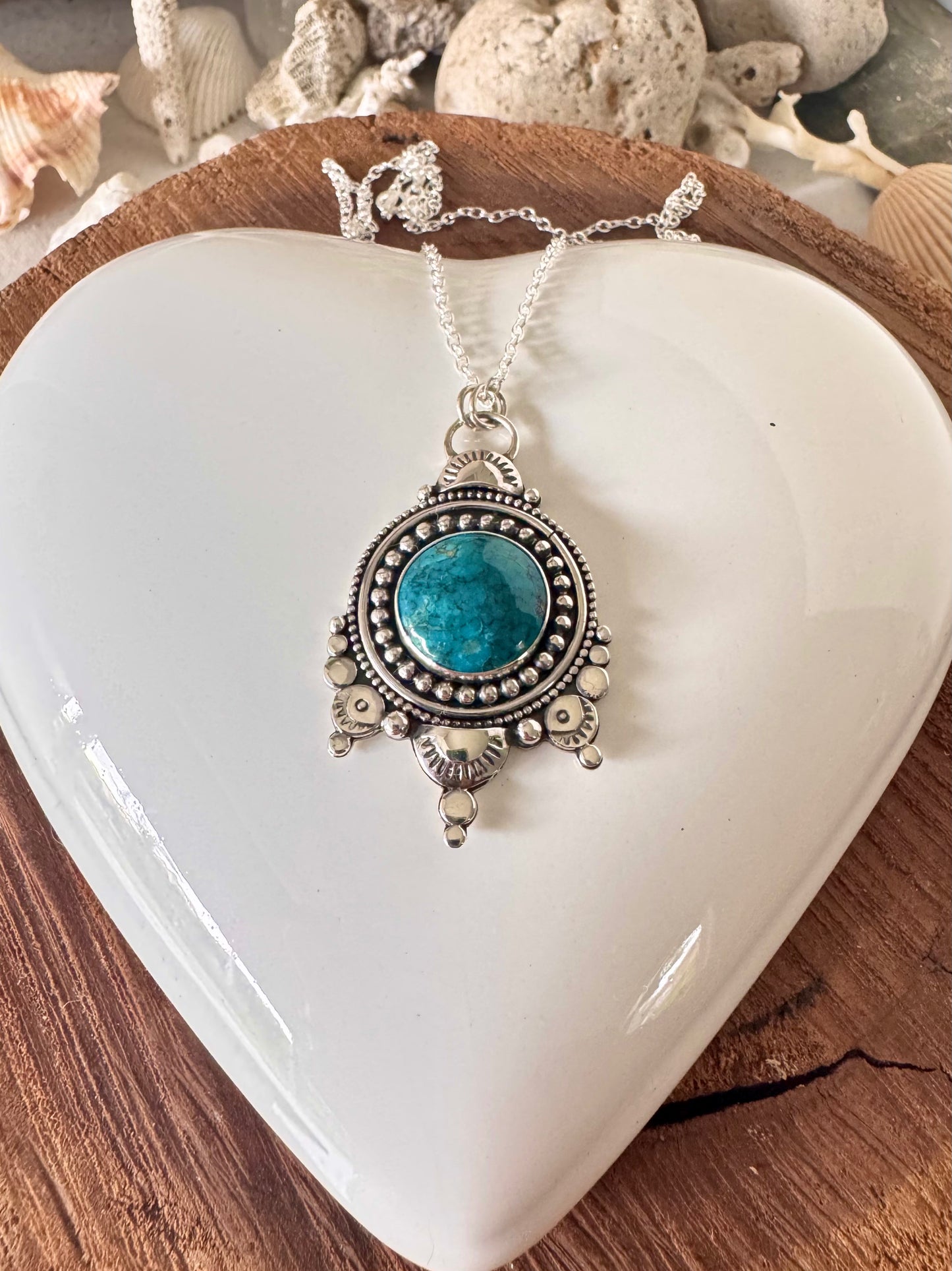 Beautiful Kingman Turquoise Necklace