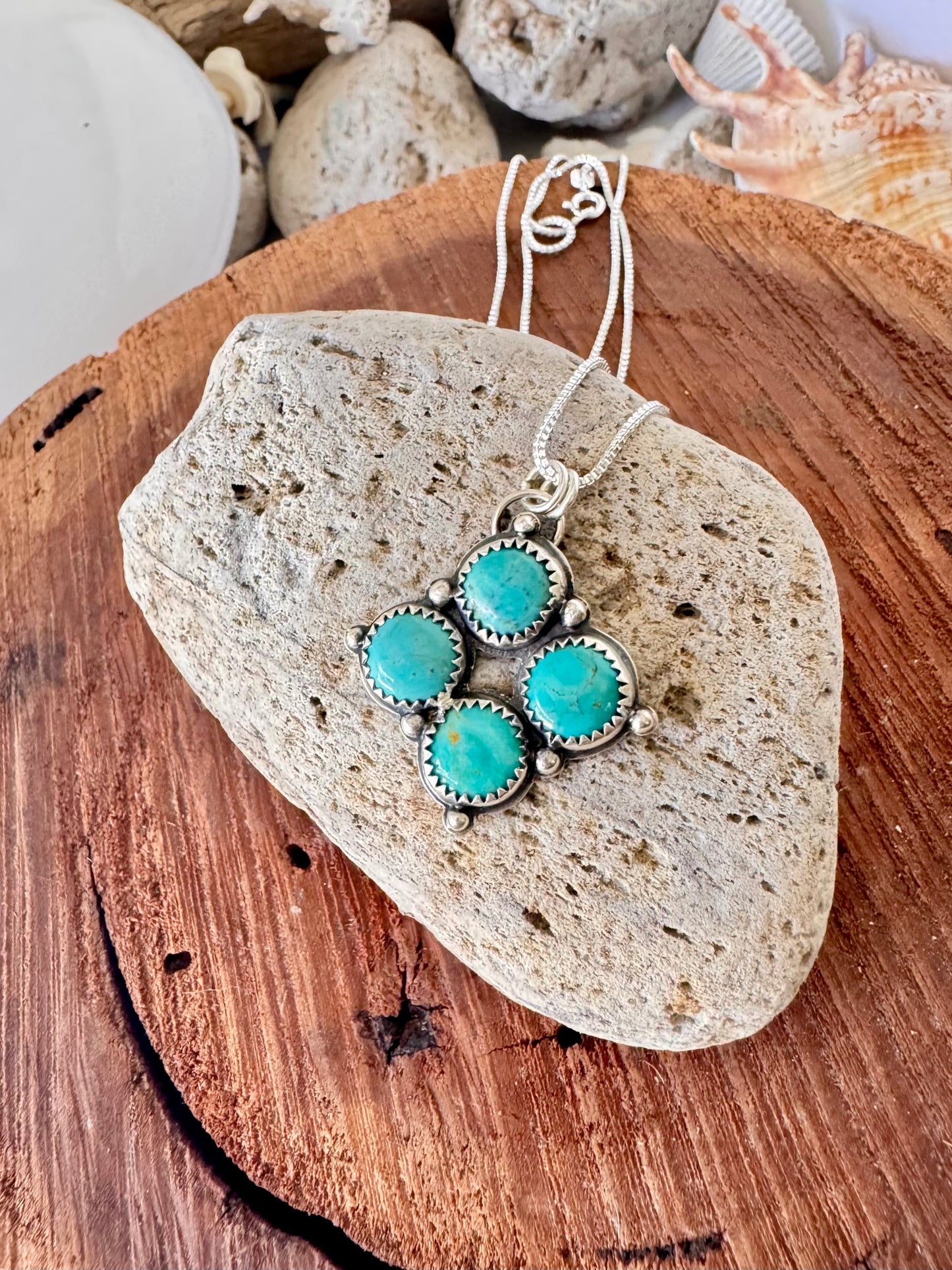 Turquoise 4 rounds necklace