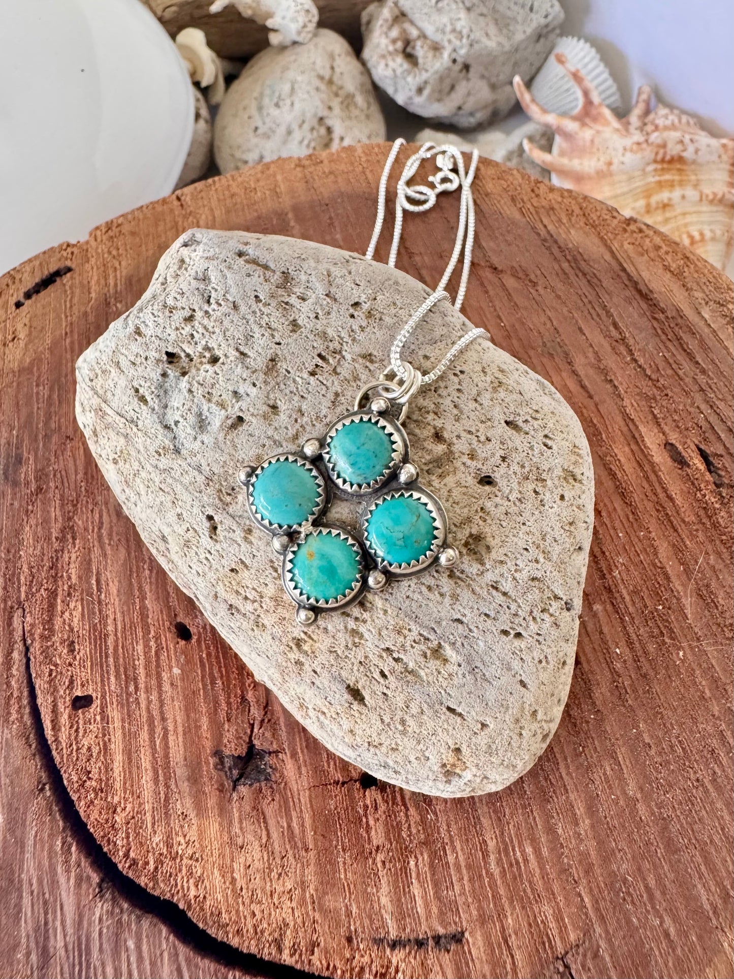 Turquoise 4 rounds necklace