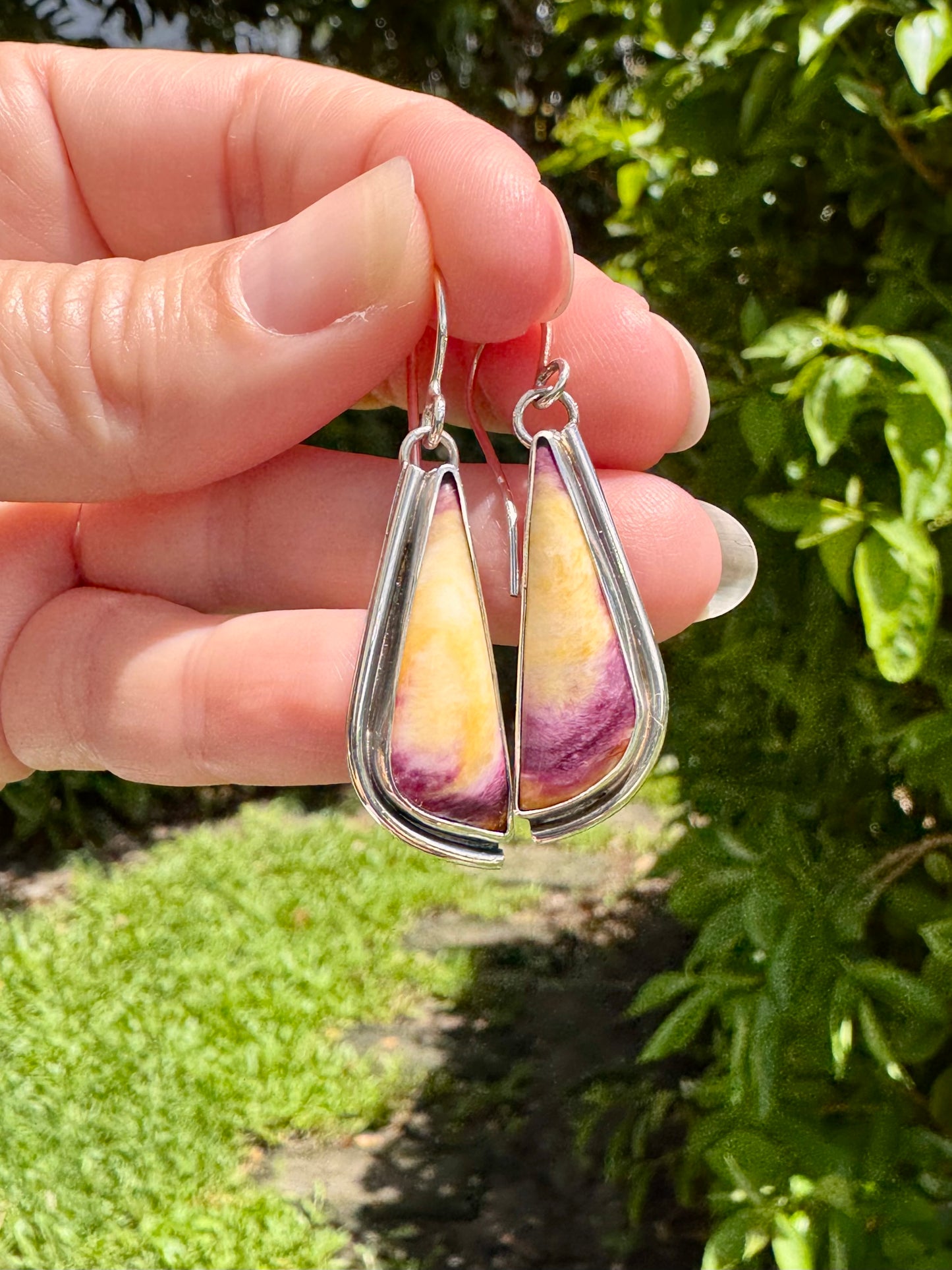 Spiny Oyster Earrings